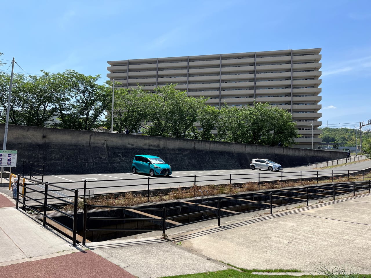 黒崎憩いの遊歩道駐車場