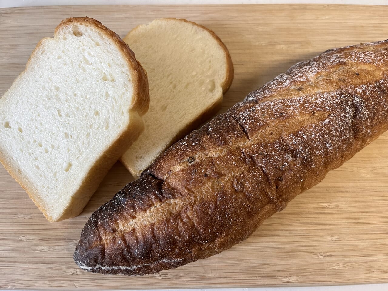 かぎしっぽの食パンと雑穀バケット
