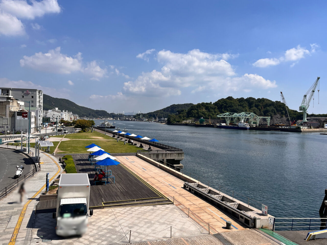 尾道駅前緑地帯