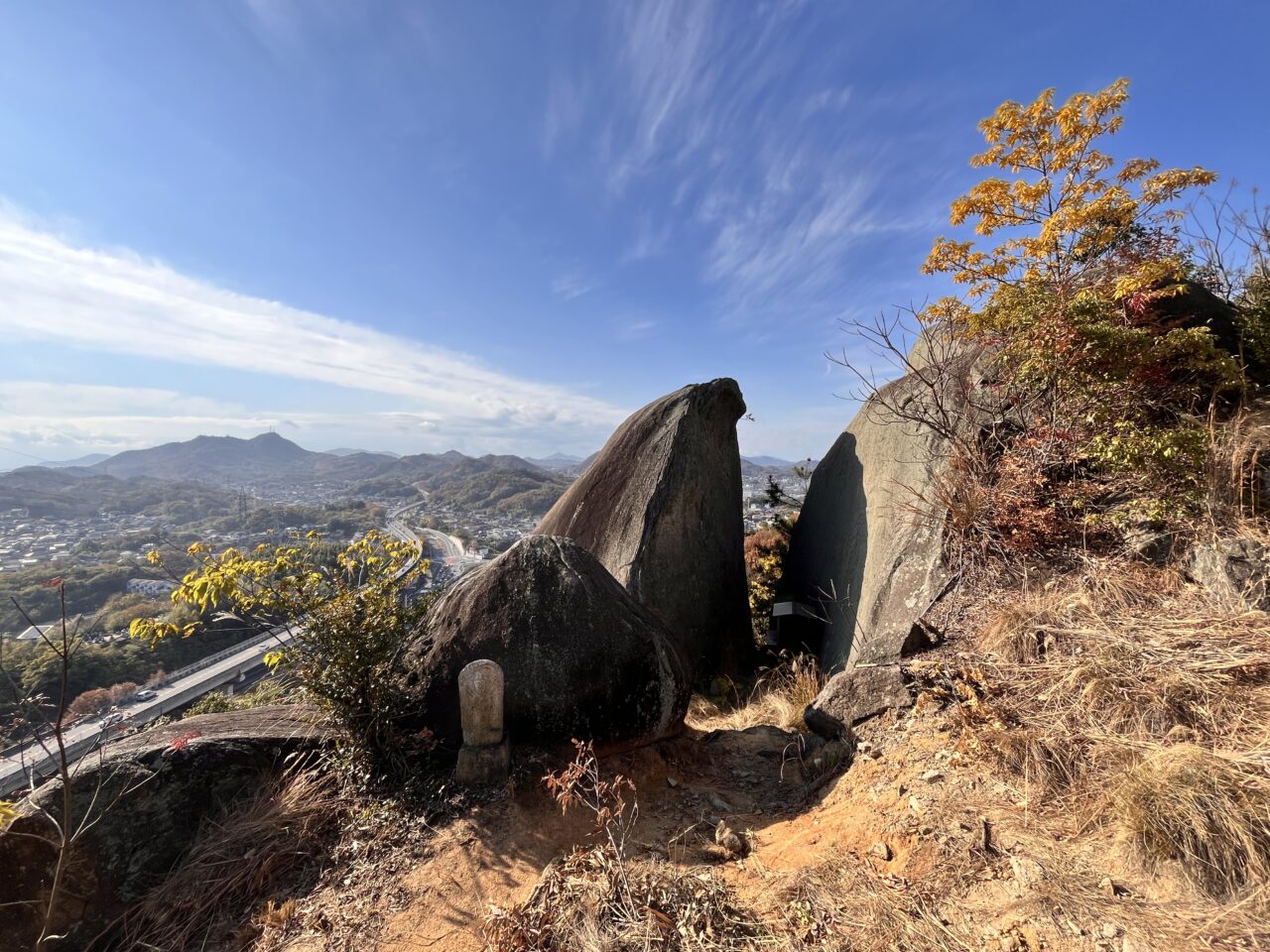 岩屋巨石